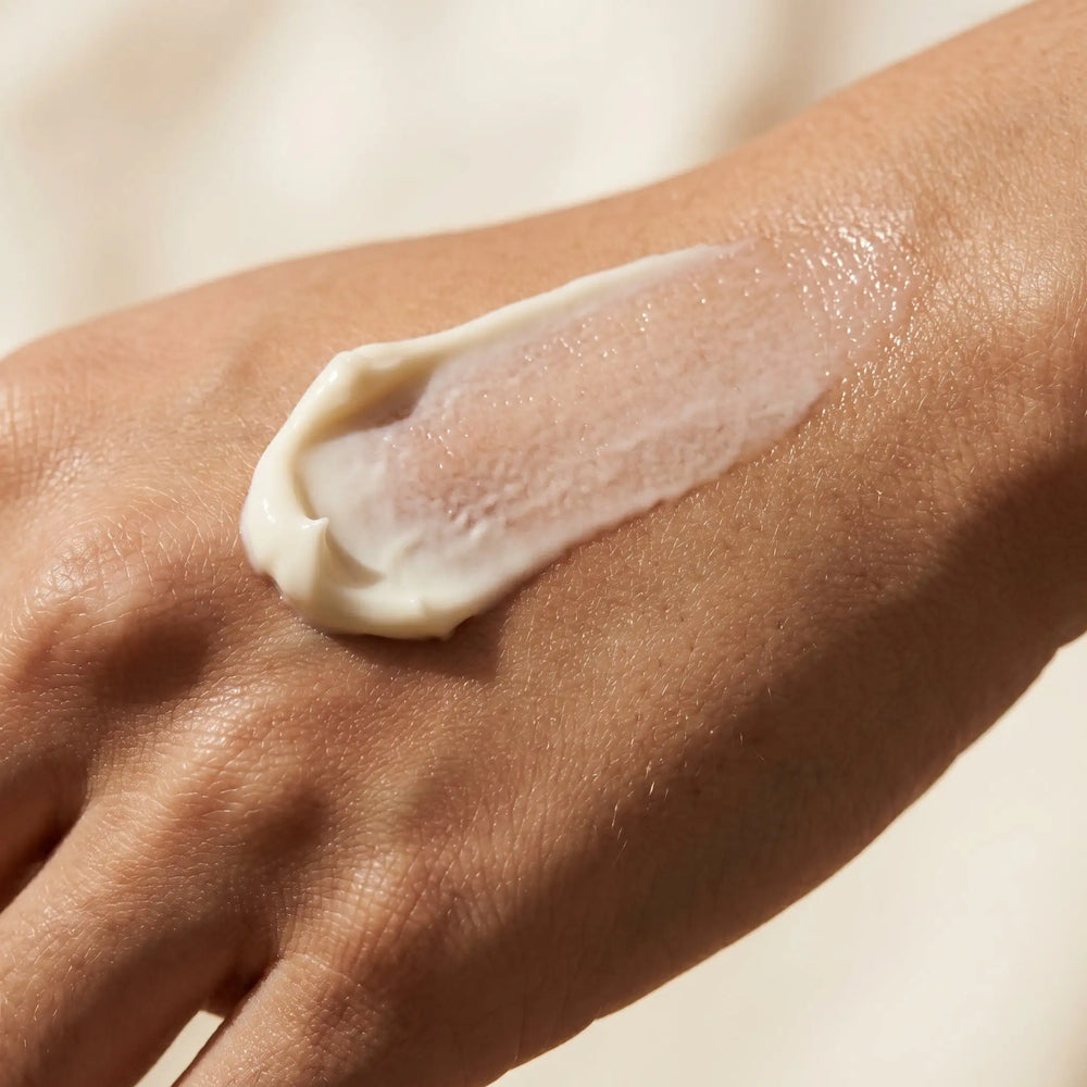 Latte Skin лосион — детайл на капачката и етикета